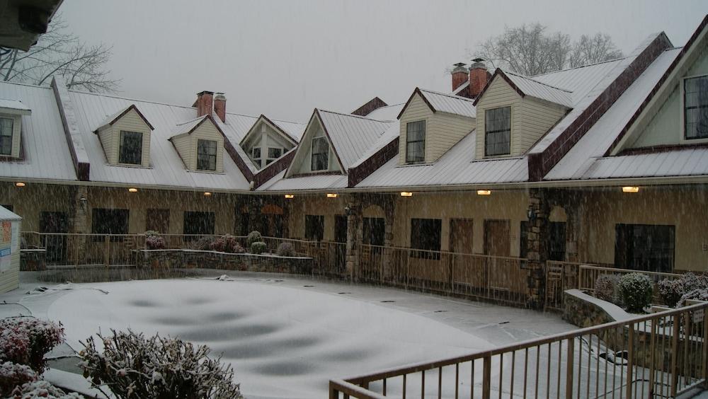 Econo Lodge Inn & Suites Gatlinburg At The Convention Center Exterior foto