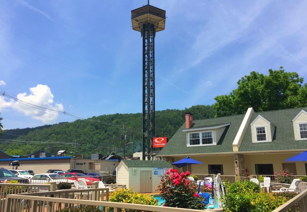 Econo Lodge Inn & Suites Gatlinburg At The Convention Center Exterior foto