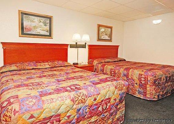 Econo Lodge Inn & Suites Gatlinburg At The Convention Center Habitación foto