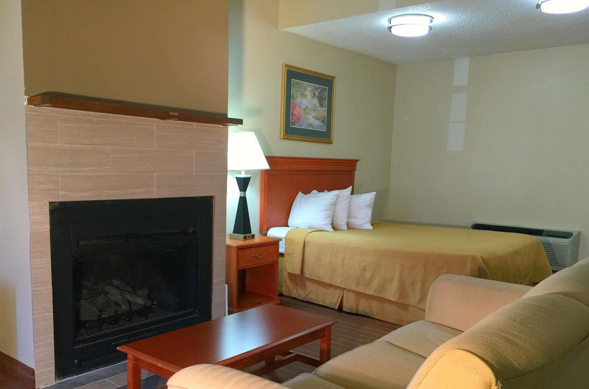 Econo Lodge Inn & Suites Gatlinburg At The Convention Center Exterior foto